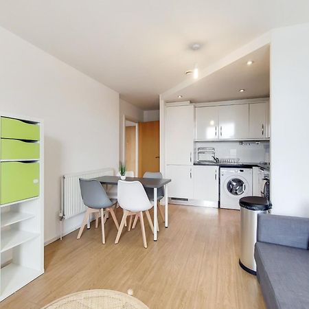 Fully Serviced Two Bed Apartment By Excel & O2 London Ngoại thất bức ảnh